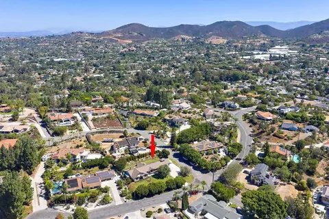 View/Area - 1598 Mesa Verde Dr, Vista, CA 92084 photo 20 of 28