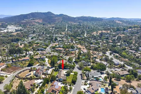 View/Area - 1598 Mesa Verde Dr, Vista, CA 92084 photo 18 of 28