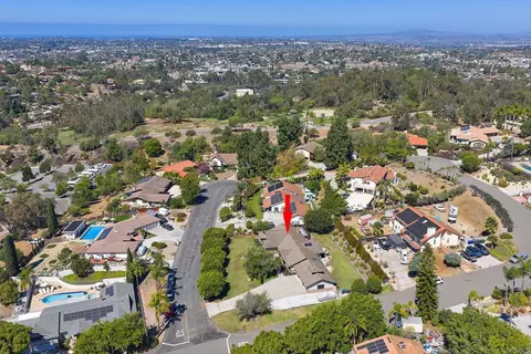 View/Area - 1598 Mesa Verde Dr, Vista, CA 92084 photo 13 of 28