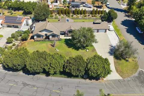 View/Area - 1598 Mesa Verde Dr, Vista, CA 92084 photo 5 of 28