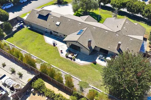 View/Area - 1598 Mesa Verde Dr, Vista, CA 92084 photo 7 of 28
