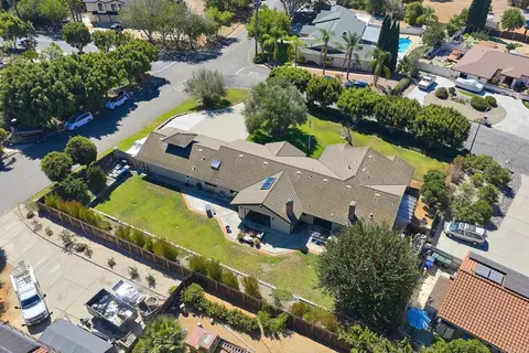 View/Area - 1598 Mesa Verde Dr, Vista, CA 92084 photo 9 of 28