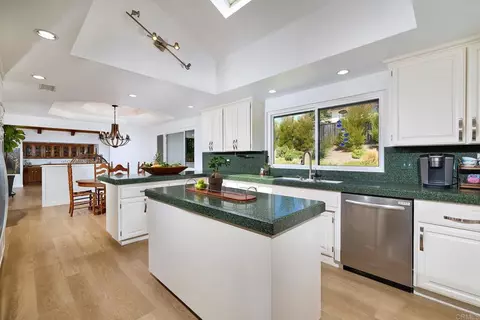 Kitchen - 1598 Mesa Verde Dr, Vista, CA 92084 photo 3 of 4