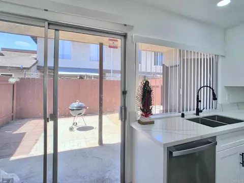 Kitchen - 319 Sun Ct, El Cajon, CA 92021 photo 2 of 2