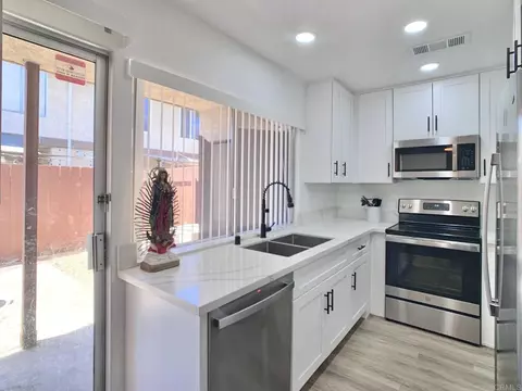 Kitchen - 319 Sun Ct, El Cajon, CA 92021 photo 1 of 2