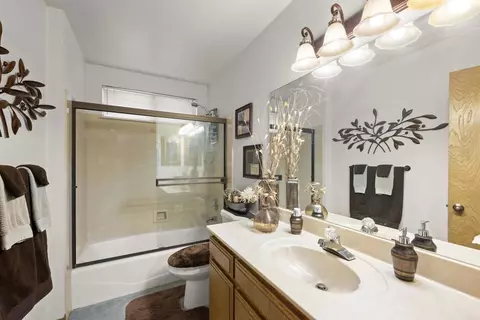 Bath - 842 Hanson Ln, Ramona, CA 92065 photo 2 of 2