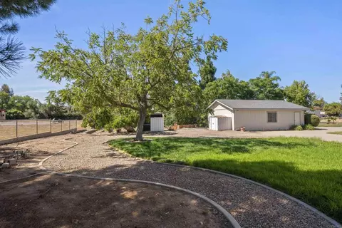 Exterior - 842 Hanson Ln, Ramona, CA 92065 photo 7 of 11