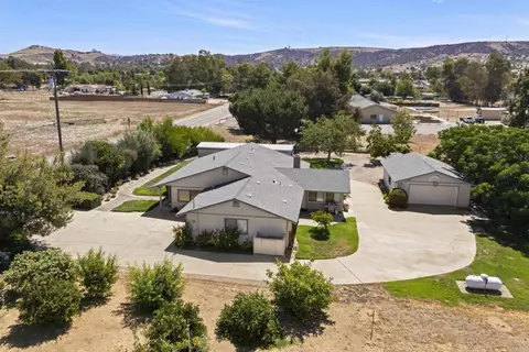 View/Area - 842 Hanson Ln, Ramona, CA 92065 photo 3 of 24