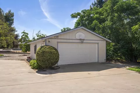 Exterior - 842 Hanson Ln, Ramona, CA 92065 photo 3 of 11
