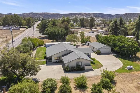 View/Area - 842 Hanson Ln, Ramona, CA 92065 photo 4 of 24
