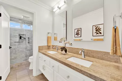 Bath - 7701 Garboso Pl, Carlsbad, CA 92009 photo 1 of 3