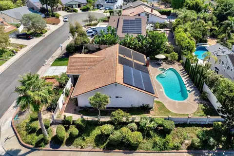 View/Area - 7701 Garboso Pl, Carlsbad, CA 92009 photo 5 of 8