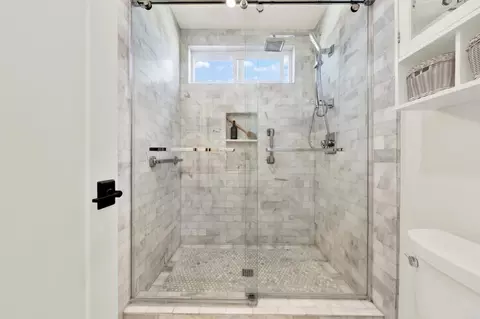 Bath - 7701 Garboso Pl, Carlsbad, CA 92009 photo 2 of 3