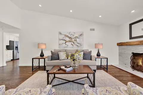 Living - 7701 Garboso Pl, Carlsbad, CA 92009 photo 4 of 4