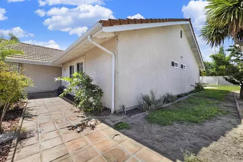 Exterior - 7701 Garboso Pl, Carlsbad, CA 92009 photo 11 of 12