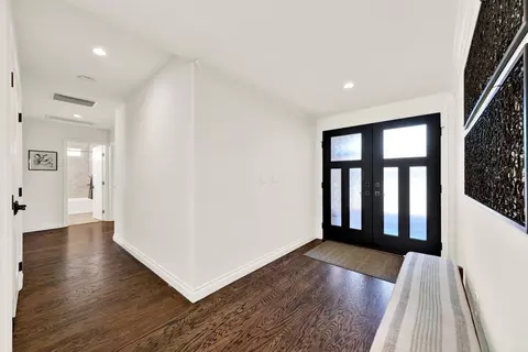 Entry Way - 7701 Garboso Pl, Carlsbad, CA 92009 photo 2 of 5