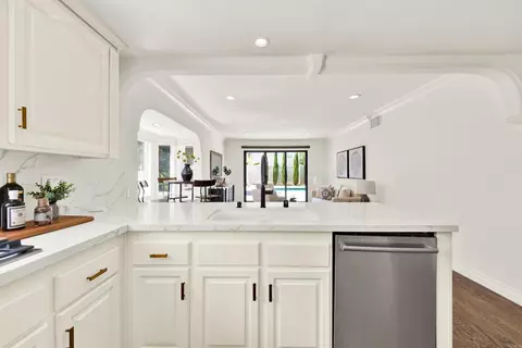 Kitchen - 7701 Garboso Pl, Carlsbad, CA 92009 photo 3 of 4