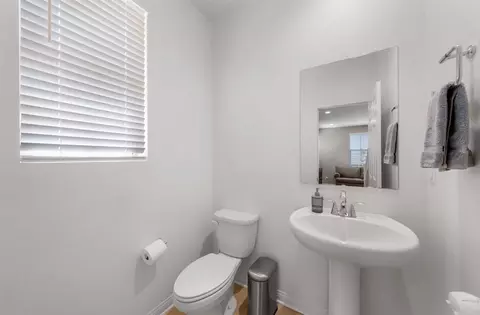 Bath - 10529 Graphite St, Spring Valley, CA 91977 photo 1 of 3