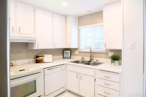 Kitchen - 9007 Fanita Rancho Rd, Santee, CA 92071 photo 2 of 3