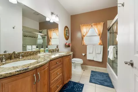 Bath - 9508 Cypress St, Lakeside, CA 92040 photo 2 of 3