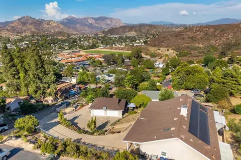 View/Area - 9508 Cypress St, Lakeside, CA 92040 photo 4 of 9