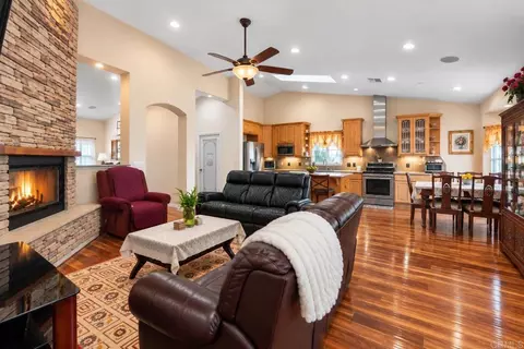 Living - 9508 Cypress St, Lakeside, CA 92040 photo 1 of 6