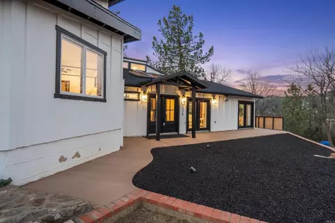 Exterior - 1326 Farmer Rd, Julian, CA 92036 photo 9 of 14