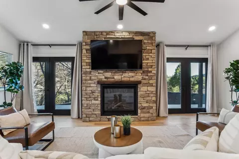 Living - 1326 Farmer Rd, Julian, CA 92036 photo 4 of 5
