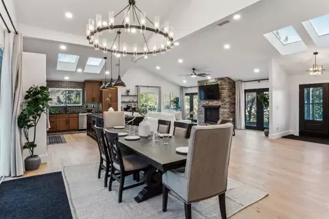 Dining - 1326 Farmer Rd, Julian, CA 92036 photo 2 of 3