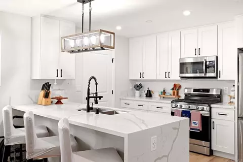 Kitchen - 558 11th St, Imperial Beach, CA 91932 photo 2 of 5