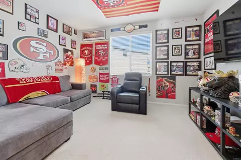 Living - 253 Paddock Ln, Fallbrook, CA 92028 photo 2 of 2