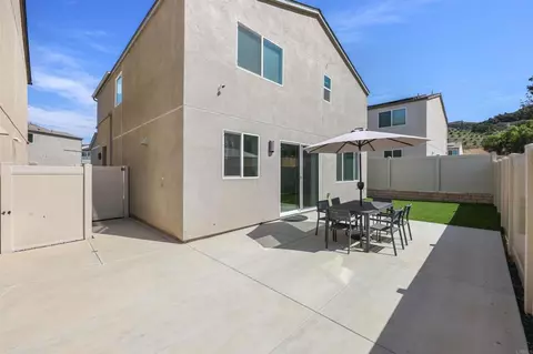 Exterior - 253 Paddock Ln, Fallbrook, CA 92028 photo 4 of 5