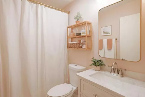 Bath - 3035 Chipwood Ct, Spring Valley, CA 91978 photo 2 of 3