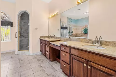 Bath - 13885 Honnell Way, Jamul, CA 91935 photo 1 of 4