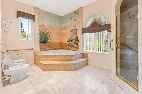 Bath - 13885 Honnell Way, Jamul, CA 91935 photo 2 of 4