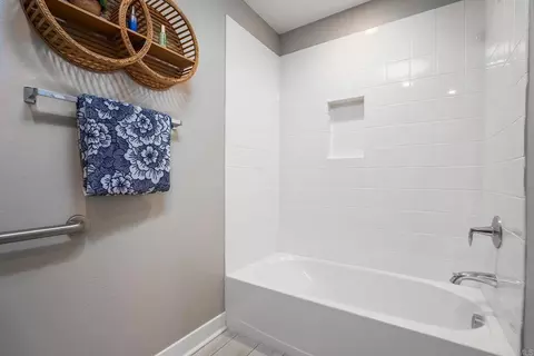 Bath - 8680 Tobago Ln, Santee, CA 92071 photo 7 of 7