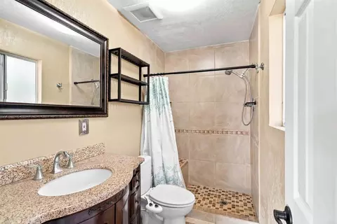Bath - 1009 Paraiso Ave, Spring Valley, CA 91977 photo 1 of 4