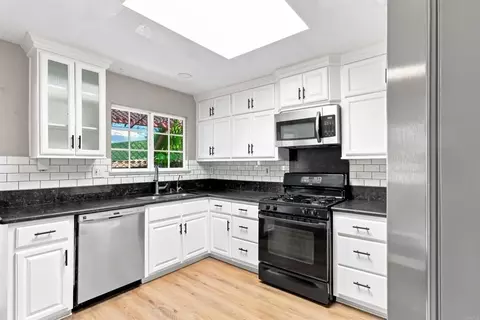 Kitchen - 1009 Paraiso Ave, Spring Valley, CA 91977 photo 3 of 7