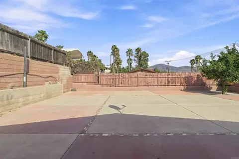 Exterior - 1009 Paraiso Ave, Spring Valley, CA 91977 photo 10 of 12