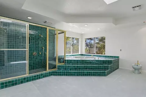 Bath - 2567 Starkey Way, Alpine, CA 91901 photo 2 of 2