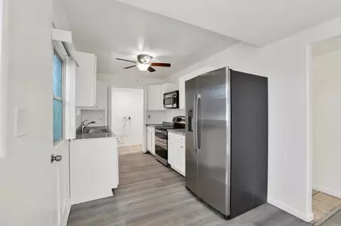 Kitchen - 1336 Peach Ave, El Cajon, CA 92021 photo 3 of 5