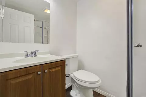 Bath - 1336 Peach Ave, El Cajon, CA 92021 photo 1 of 3