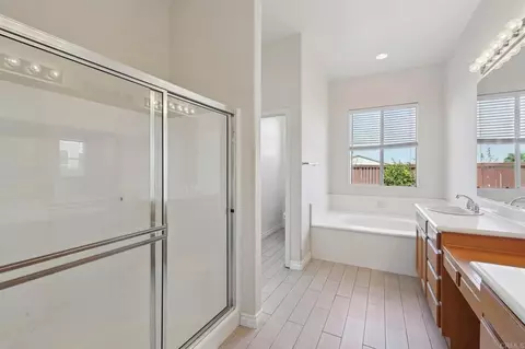 Bath - 1757 Clover Tree Ct, Chula Vista, CA 91913 photo 3 of 3