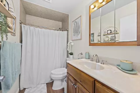 Bath - 1248 Denver Ln #E, El Cajon, CA 92021 photo 2 of 2