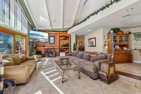Living - 3129 Via Viejas, Alpine, CA 91901 photo 2 of 4