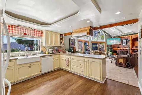 Kitchen - 3129 Via Viejas, Alpine, CA 91901 photo 6 of 6