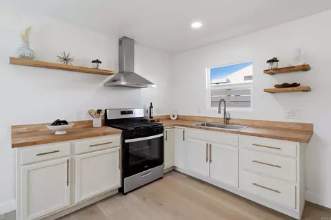Kitchen - 577 Florence St, Imperial Beach, CA 91932 photo 1 of 2