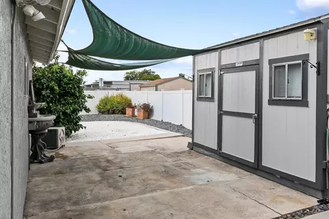 Exterior - 1058 Naranca Ave, El Cajon, CA 92021 photo 4 of 18
