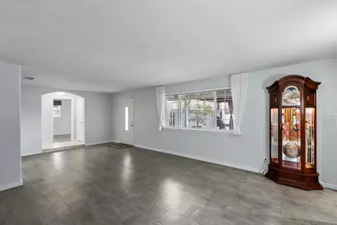 Living - 1058 Naranca Ave, El Cajon, CA 92021 photo 2 of 4
