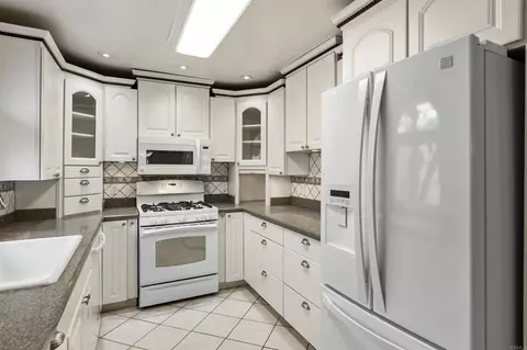 Kitchen - 1058 Naranca Ave, El Cajon, CA 92021 photo 1 of 2